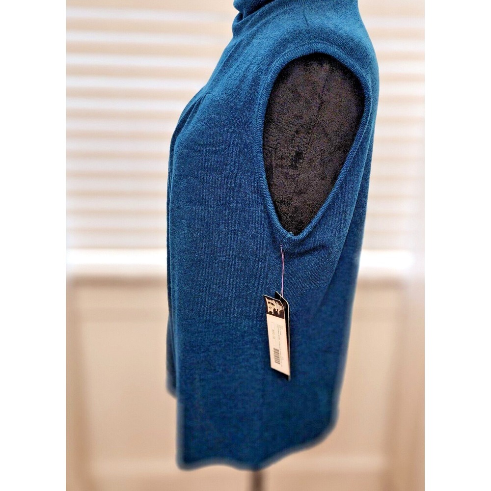 Women's Sleeveless Bella Turtleneck Top by (mimi+ royce)  in Peacock Size LG - Picture 3 of 9